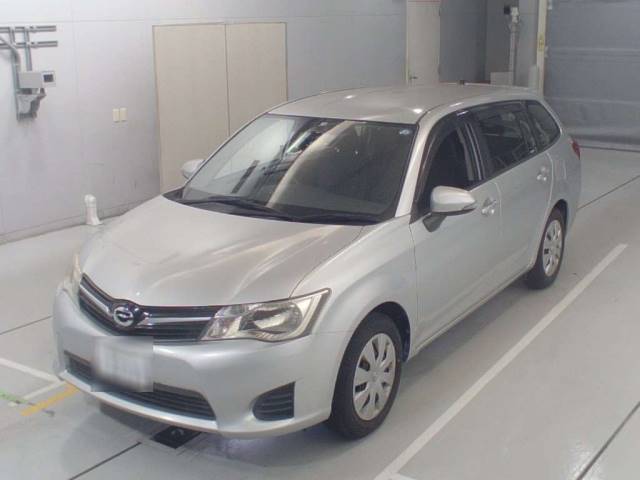 30480 TOYOTA COROLLA FIELDER NZE161G 2013 г. (CAA Chubu)